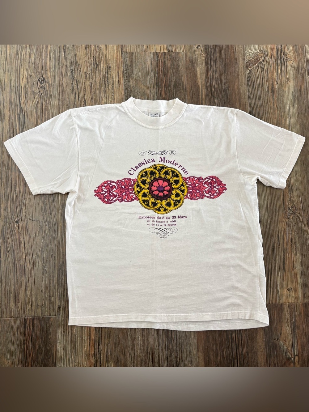 Vtg Gitano “Classica Moderne” Graphic S/S Tee Shirt One Size White French 90s
